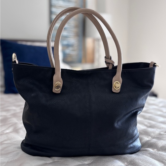 NWT Black Pebbled 3 in 1 Tote Set Crossbody Strap + Coin Wallet + Large Pouch. - Picture 2 of 13